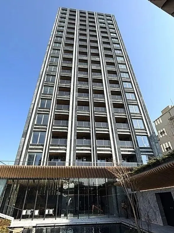 Branz Chiyoda Fujimi Building