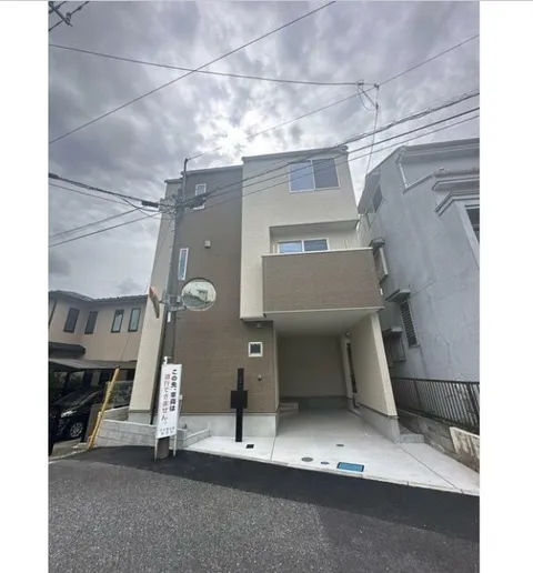 Kolet Narimasu Building