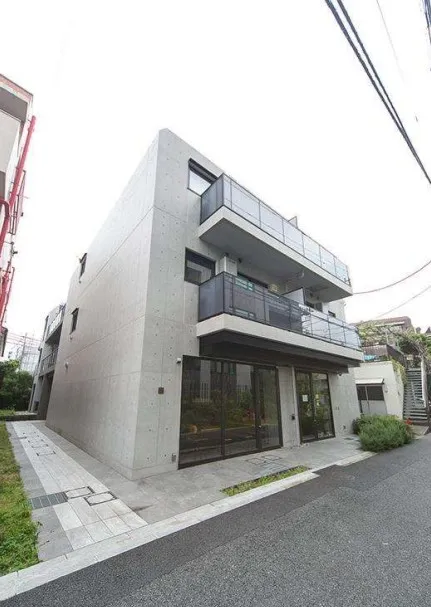 アヴニール三軒茶屋 (AIFLAT Sangenjaya) 外観