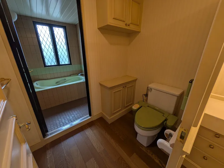 Toilet