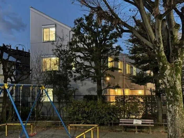 HIGANAKA Terrace Building