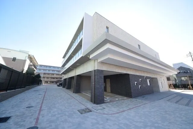BLESS KitaShinjuku Building