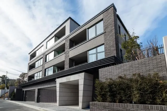 Court Motoyoyogicho Building