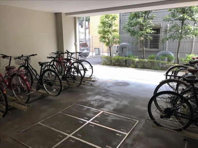 バイク駐車場