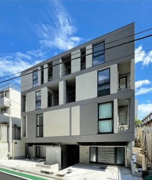 Huit Kagurazaka Building