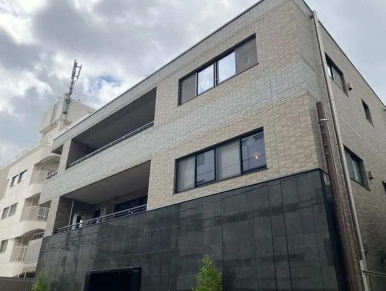 ブラウベルグ表参道 外観