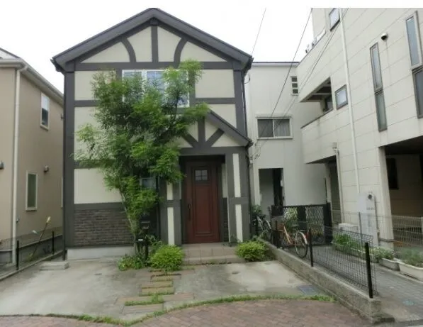 Belleville  (Chiyozakicho4-91-1) Building