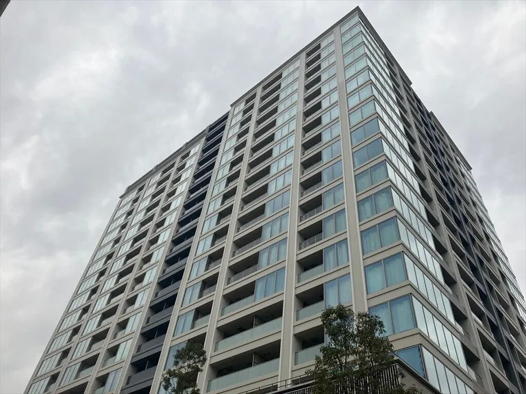 Shirokane The Sky West Building