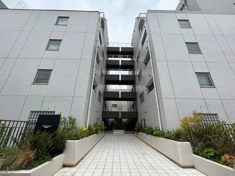 HF Megurogyoninzaka Residence (Frontier Terrace Meguro) Building