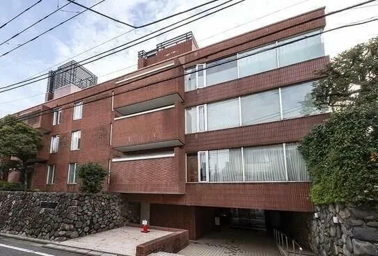 Royal Yoyogi Garden Building