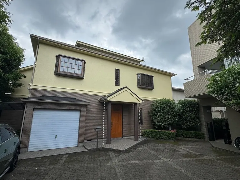 Enaka House No.4 Building