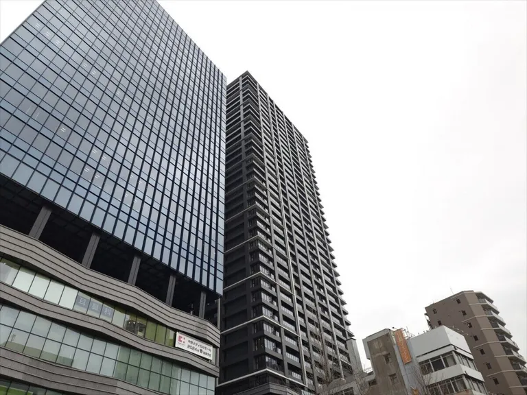 Nakano Station Residence Building