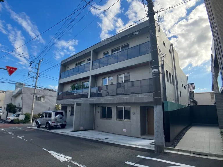 Felice Shoto Building