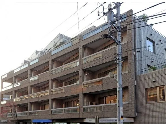 H&M MinamiAoyama East Building