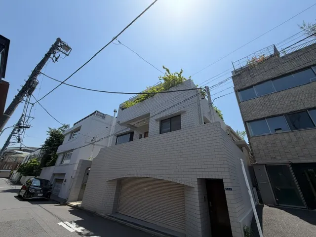 Motoazabu 281 House (Motazabu 2-8-1) Building