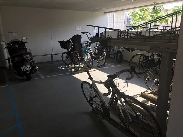 バイク駐車場